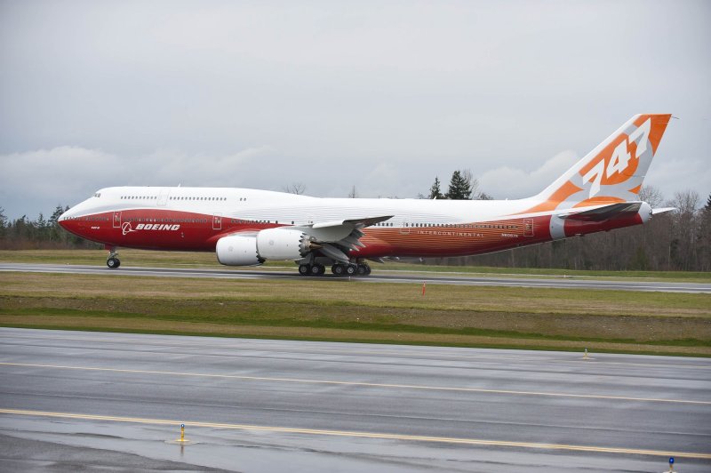 Boeing 747 INTERCONTINENTAL