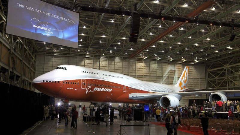 Пассажирский самолёт Боинг 747 8