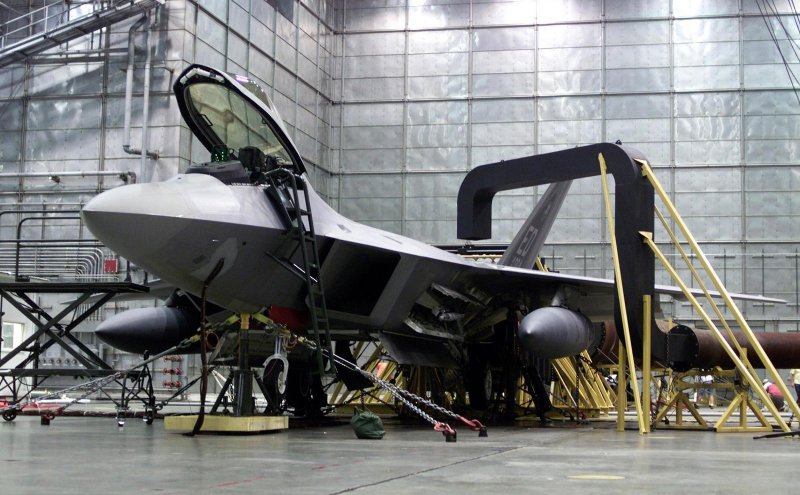 Raptor f22 в ангаре