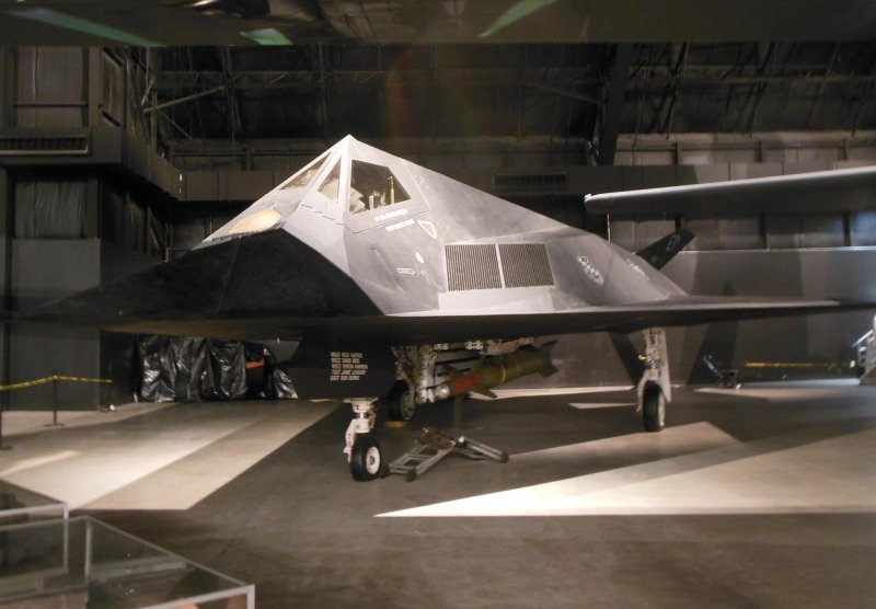 F117 Nighthawk вооружение