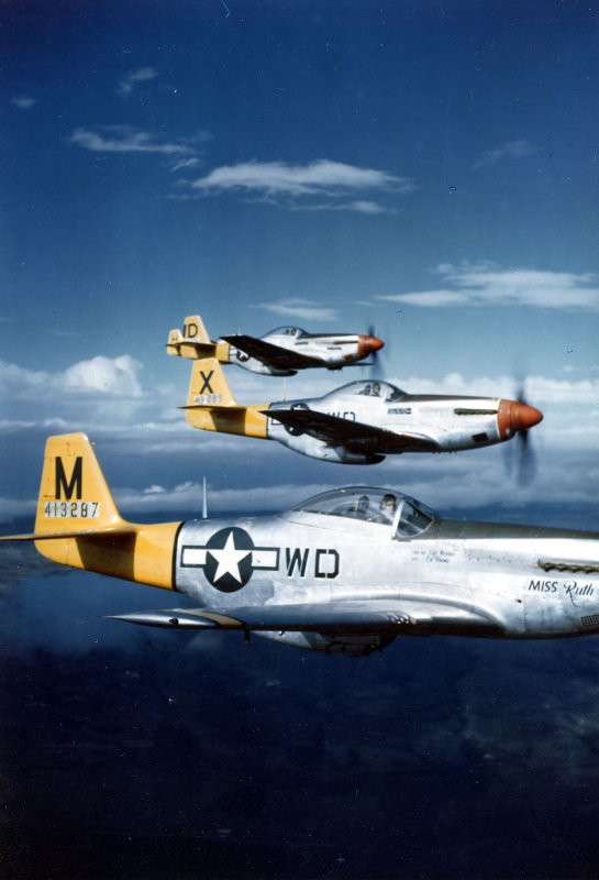 Самолет North American p-51d Mustang