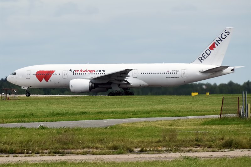Боинг 777 200 ред Вингс