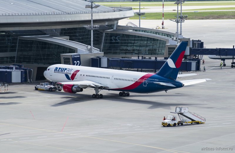 Боинг 767 Азур Эйр