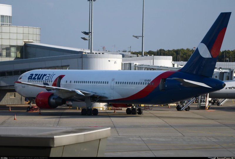 767-300er Azur Air
