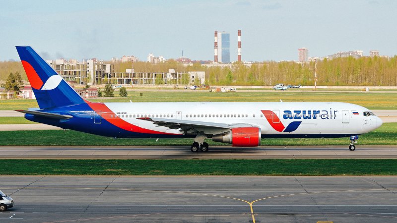 B738 Azur Air