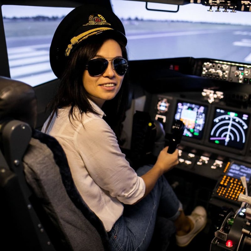 Пилот-женщина EGYPTAIR
