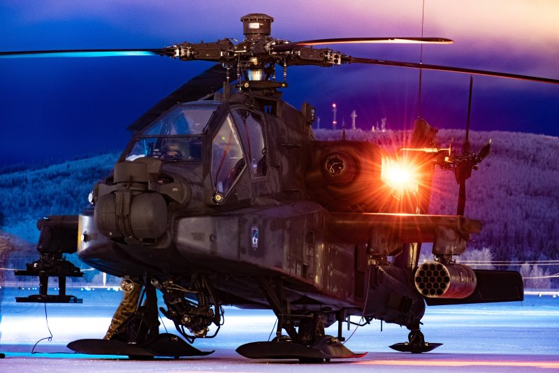 MCDONNELL Douglas Ah-64 Apache
