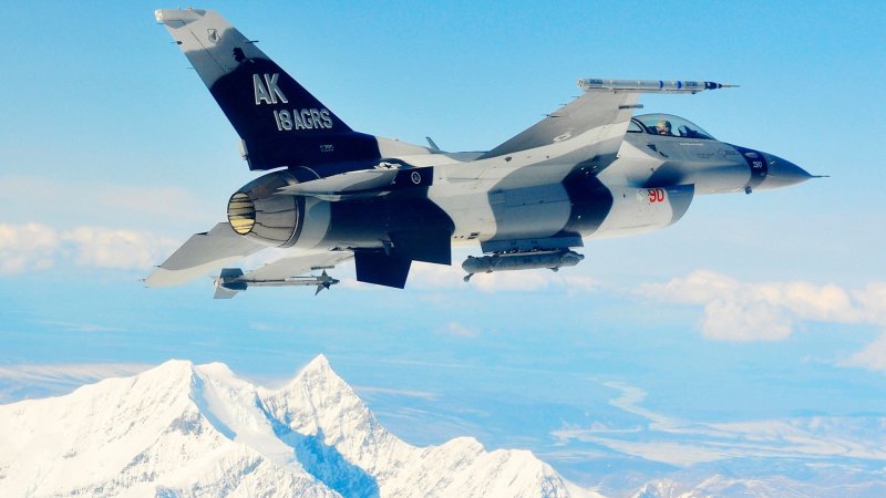 F-16 Fighting Falcon