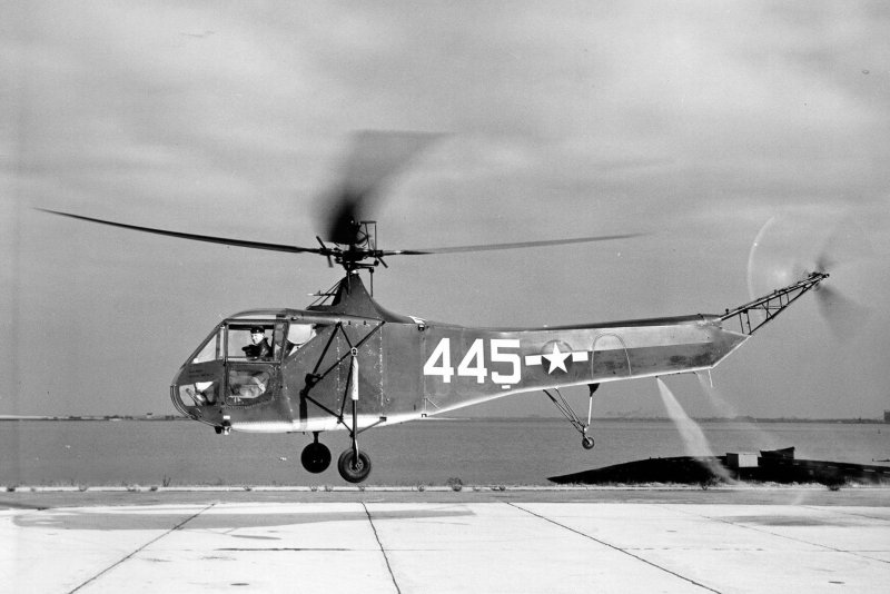 Сикорский р-4 вертолет