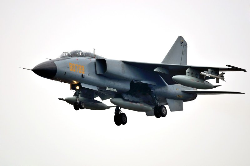 Истребитель-бомбардировщик JH-7a