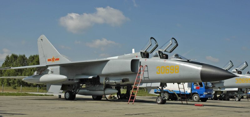 Истребитель-бомбардировщик JH-7a