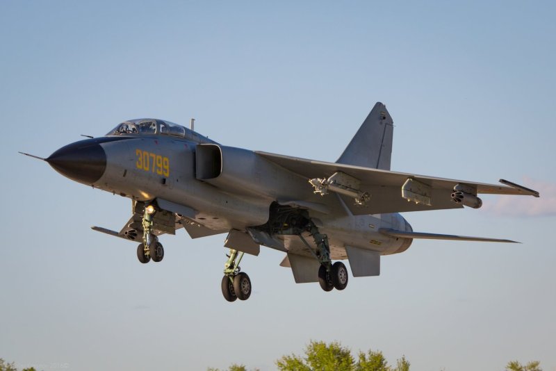 Истребитель-бомбардировщик JH-7b