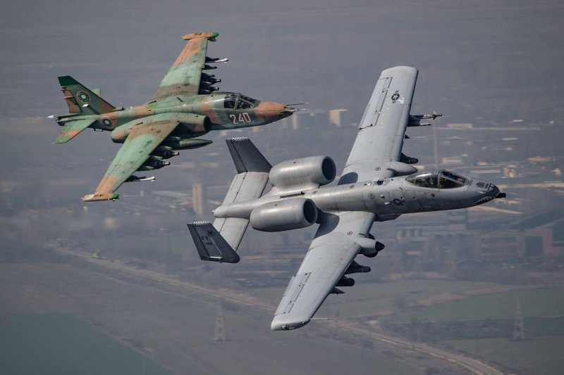 А-10 Тандерболт и Су 25