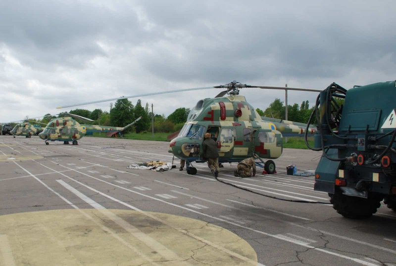 Вертолеты на аэродроме