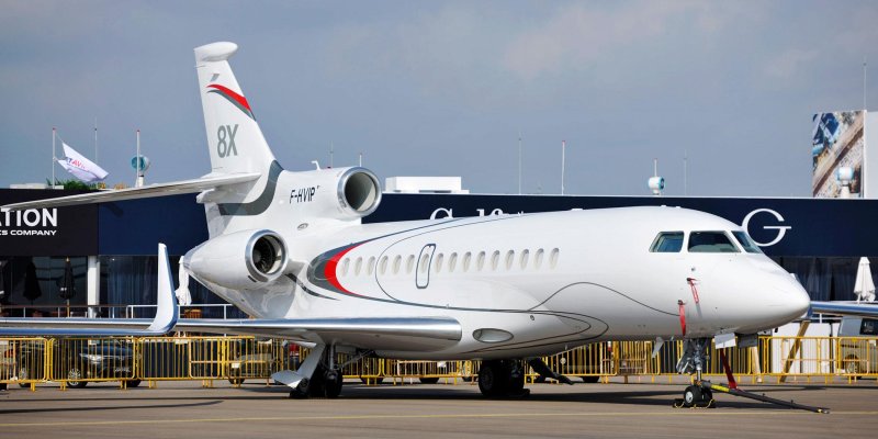 Бизнес Джет Falcon 8x