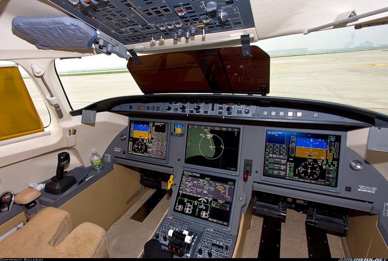 Falcon 7x Cockpit