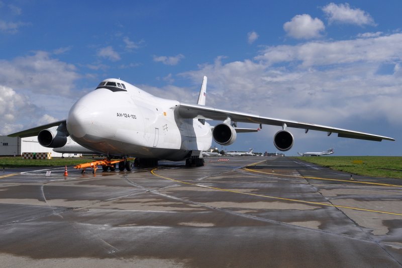 АН-124 Руслан 82042