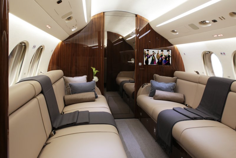 Бизнес Джет Falcon 7x