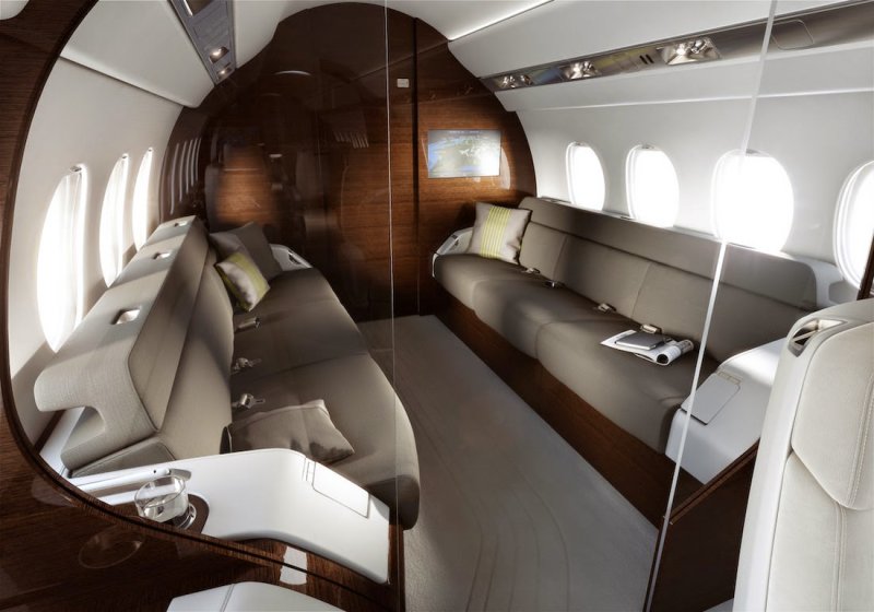 Самолет Dassault Falcon 5x