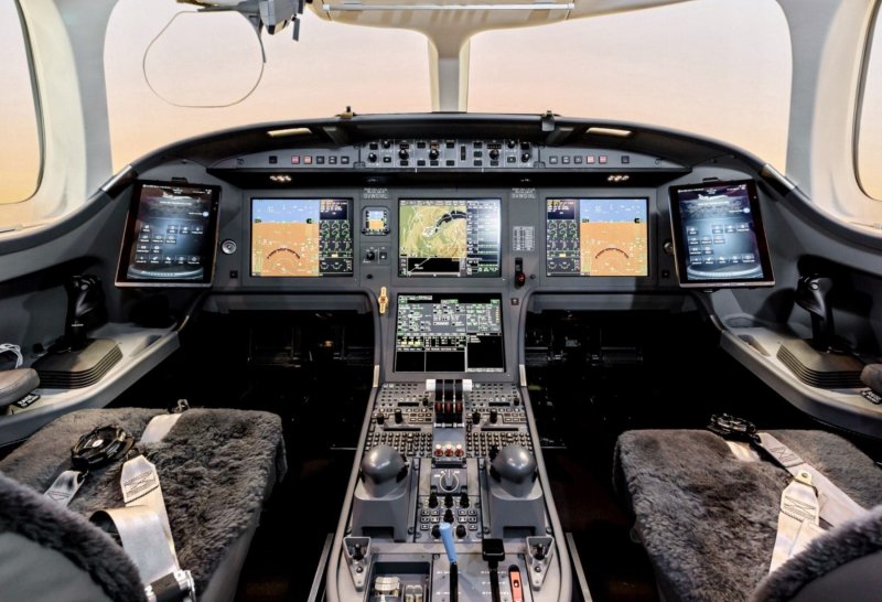 Dassault Falcon 7x кабина