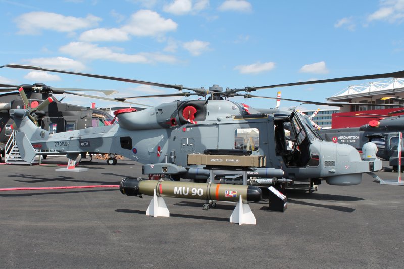 Aw159 вертолет