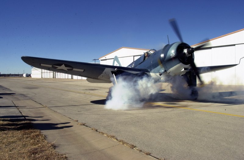 Curtiss sb2c Helldiver фото