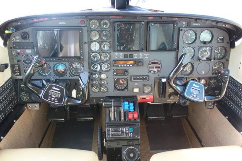 Самолет Пайпер pa46 ,кабина