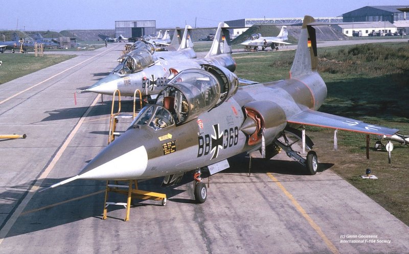 F-104 черный
