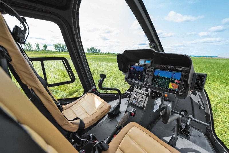 Bell 505 кабина