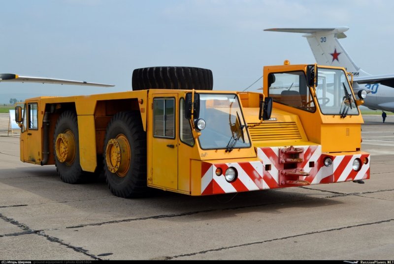 Тягач БЕЛАЗ 7421