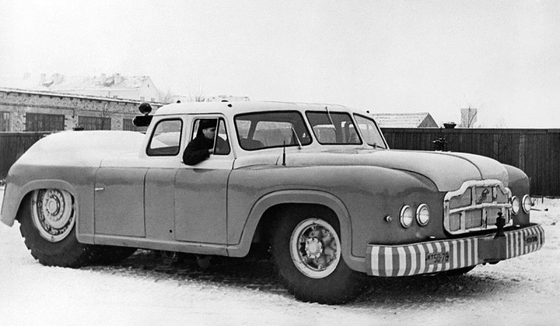 Советский Аэродромный тягач МАЗ-541