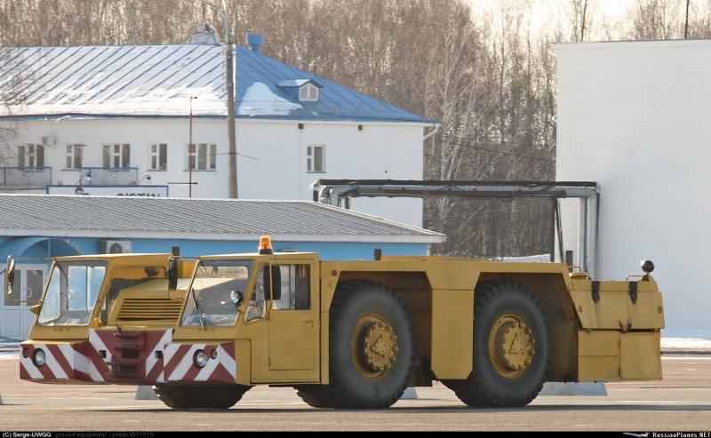 Тягач БЕЛАЗ 7421
