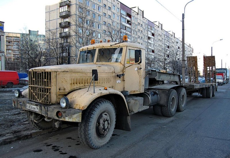 КРАЗ 258 тягач