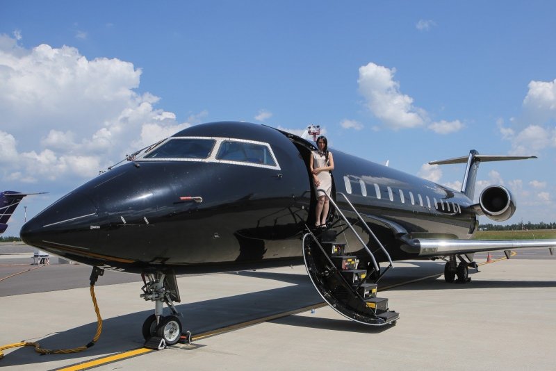 Lujo Black Jet самолет
