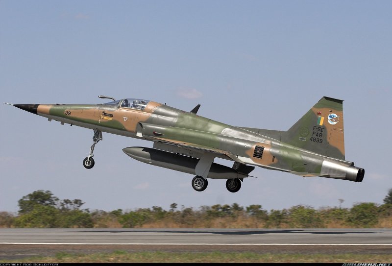 Самолет ф-5 Тайгер