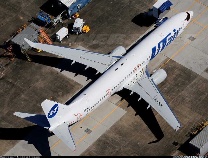 Боинг 737 ЮТЭЙР