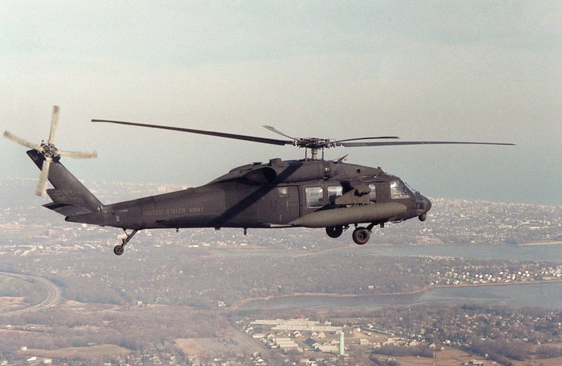 Вертолет uh 60 черный ястреб