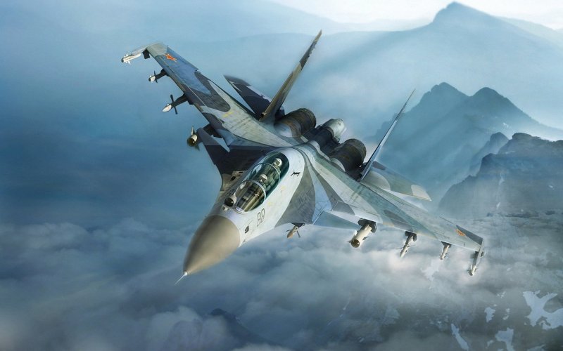 Военный самолет Су 35