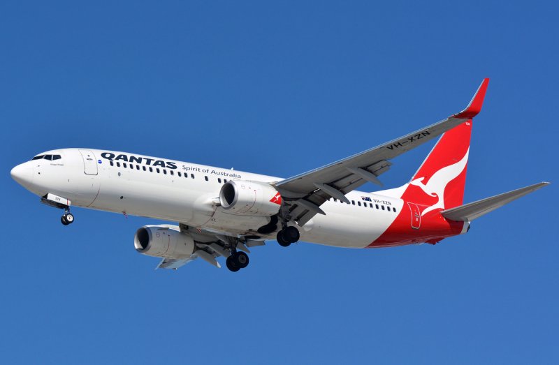 Qantas Airlines 737 800