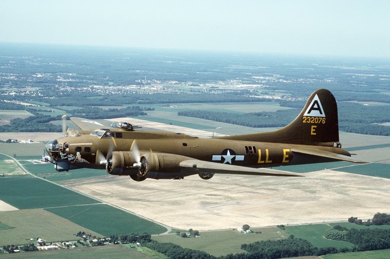 B 17 бомбардировщик