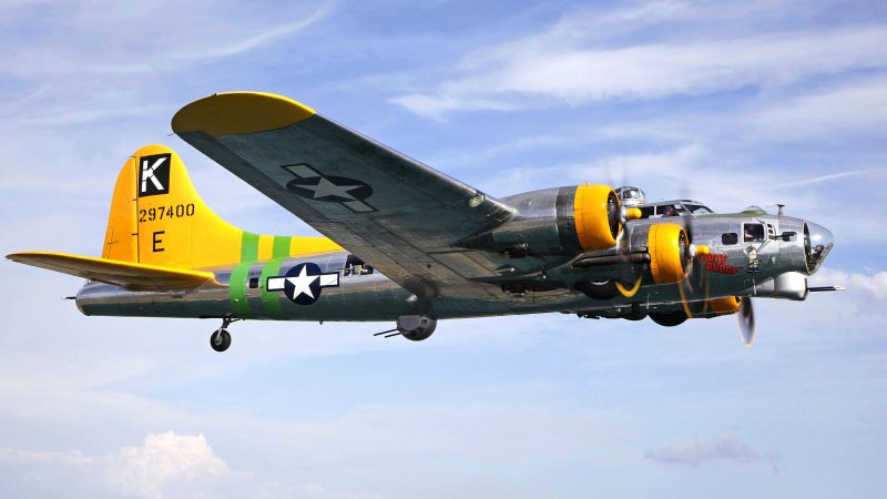 B17 самолет бомбардировщик