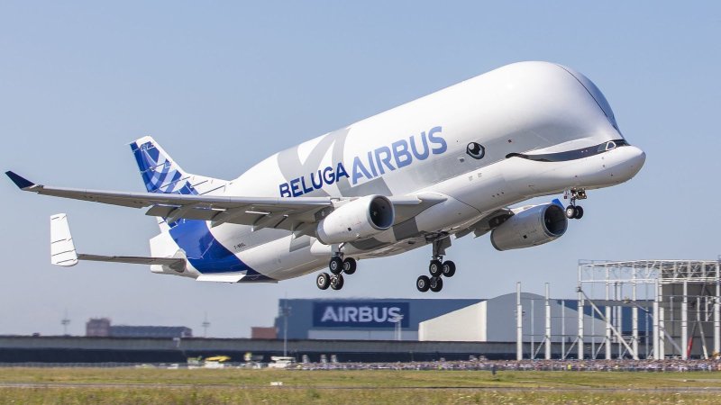 Грузовой самолет Airbus Beluga XL