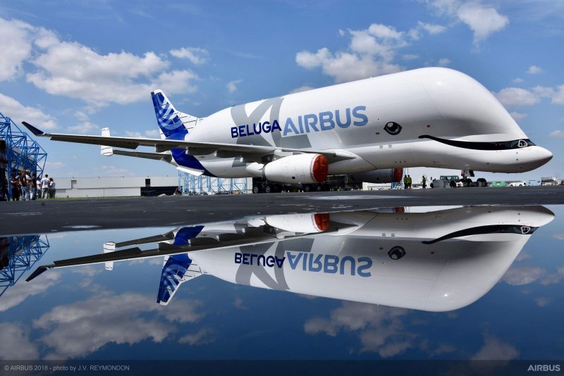 Грузовой самолет Airbus Beluga XL