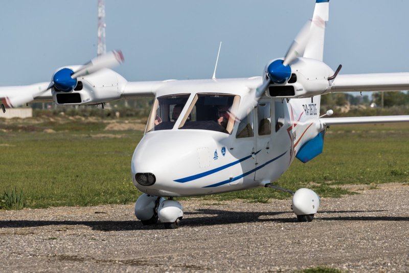 Четырехместный самолет МАИ-411