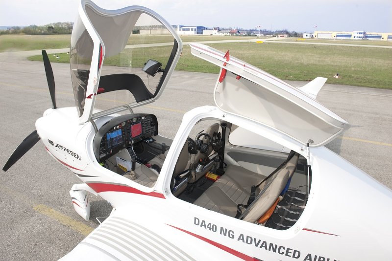 Diamond da40 ng кабина