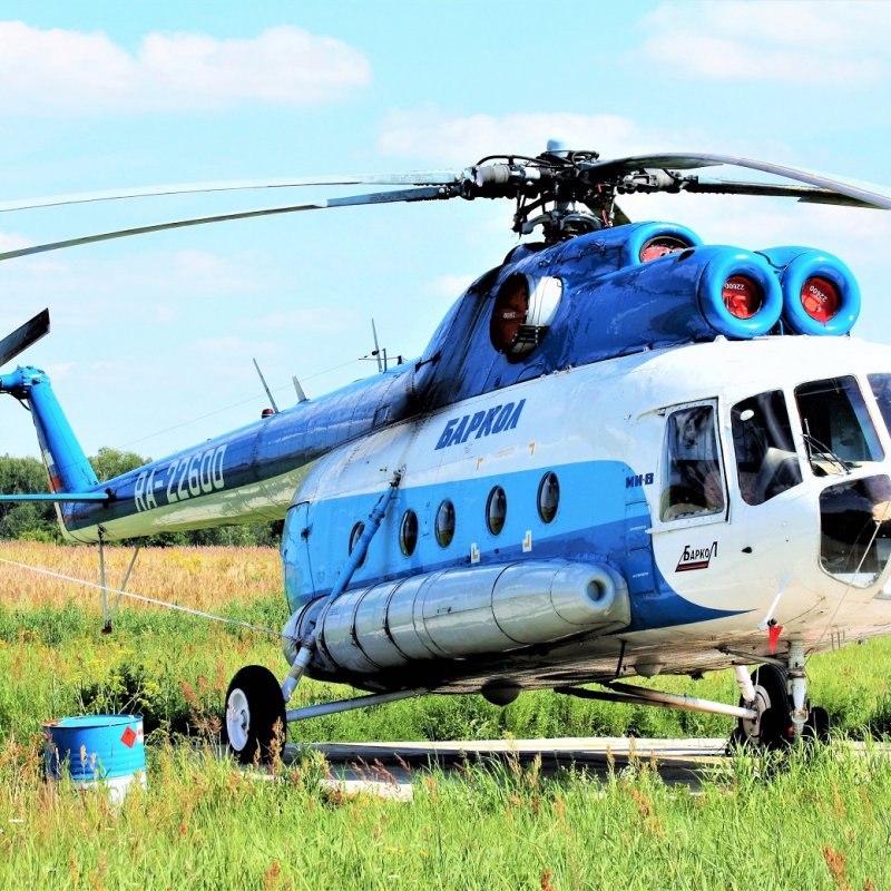 Ми-8 вертолёт