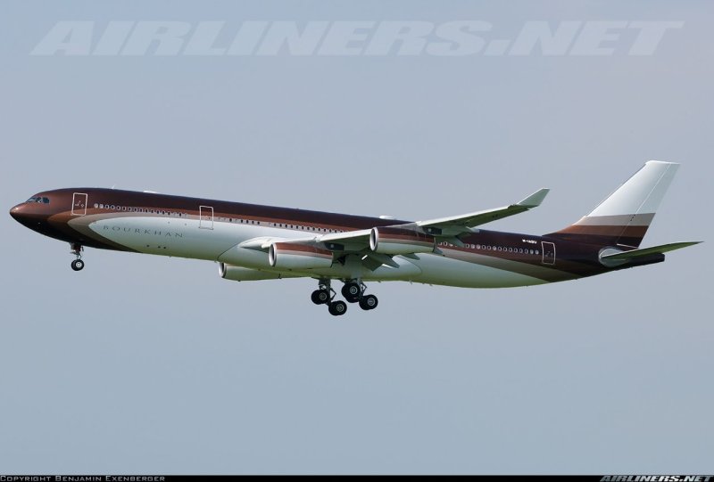Airbus a340-313 Алишера Усманова
