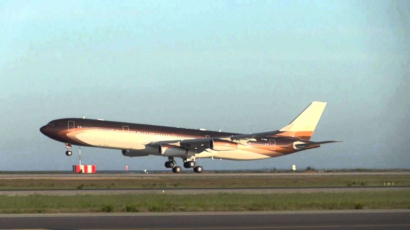 Airbus a340-300 Алишера Усманова