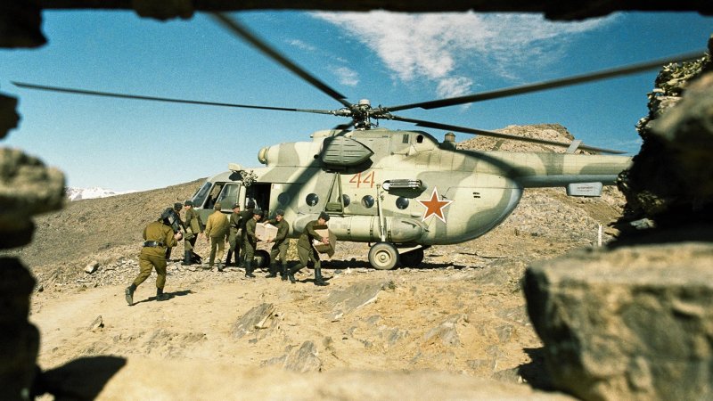 Ми-8 вертолет Афган