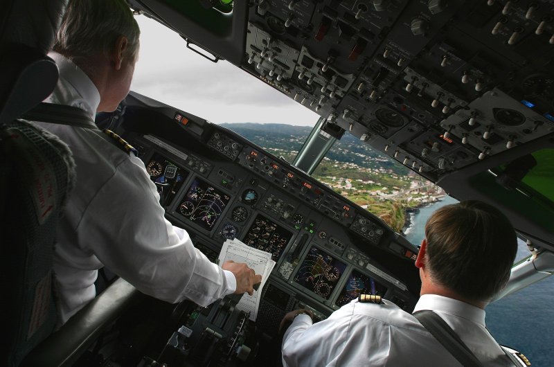 737 700 Cockpit